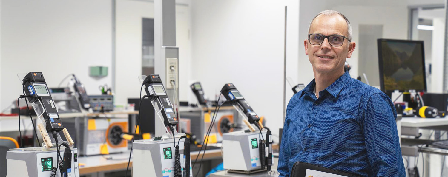 Eignungsprüfungen und Ringvergleiche Techniker im Labor für Ringvergleiche