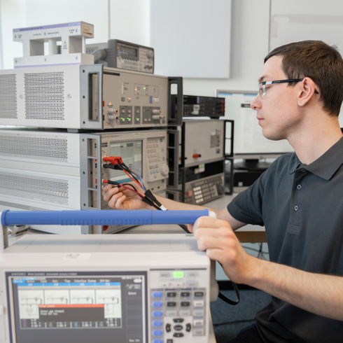 Elektrische Kalibrierung von Leistungsmessgeräten