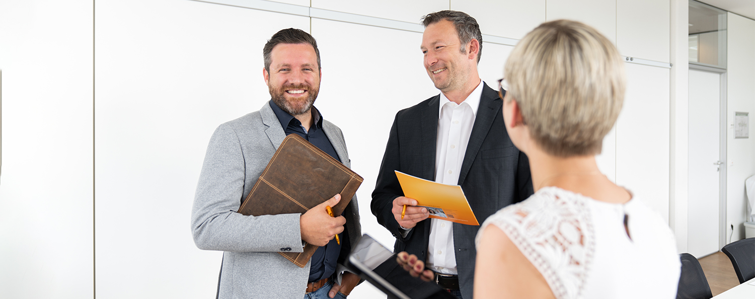  Eine Bewerberin im Bewerbungsgespräch