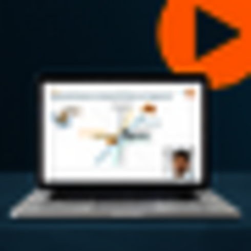 Folie aus dem Webinar auf einem Laptop-Bildschirm und im Hintergrund ein orangener Playbutton