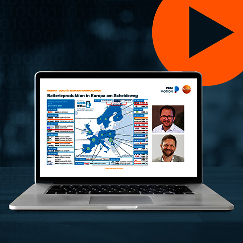 Laptop mit Schnittbild des Webinars und der Referenten