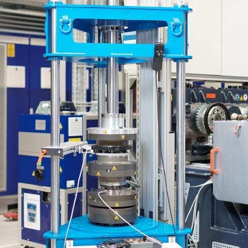 Einsatz der Drehmomentprüfstand bis 5 kNm bei einem Kunden vor Ort